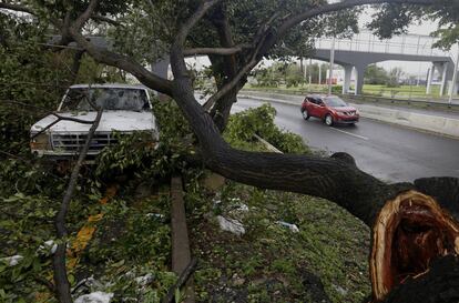 Vista de los daños producidos en el barrio de Santurce tras el paso del huracán Irma en San Juan (Puerto Rico). 