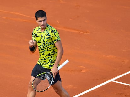 Alcaraz celebra un punto durante la semifinal contra Evans.