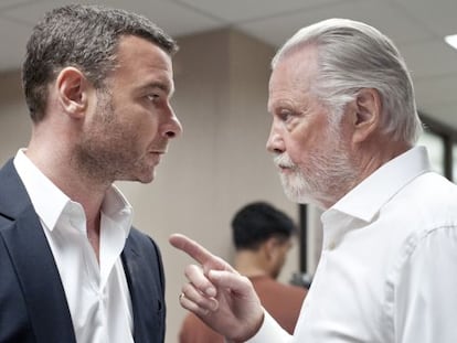 Liev Schreiber y Jon Voight en una imagen de la segunda temporada de &#039;Ray Donovan&#039;.