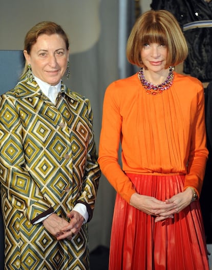 En el evento también estuvo presente la directora de la edición estadounidense de Vogue, Anna Wintour, que se encuentra en Milán para asistir a los desfiles de la Semana de la Moda. Wintour será anfitriona de la Gala de inauguración de la exposición, que se celebrará en el Metropolitan el próximo 7 de mayo. El grupo editorial Condé Nast, propietario de la cabecera que dirige, es, junto a Amazon, patrocinador de la exposición.