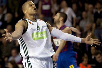El jugador del Panathinaikos, Mike Batiste, durante el partido