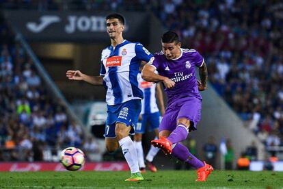 James Rodríguez anota el primer gol del Real Madrid.