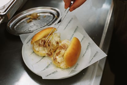 Bocadillo de calamares del Café Bar Verónicas.