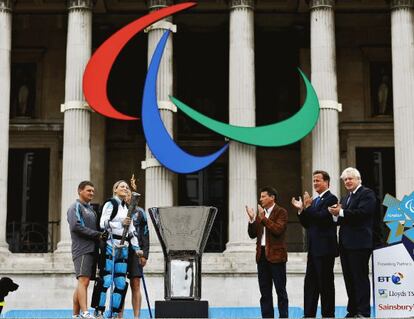 La atleta Claire Thomas enciende la llama en Londres