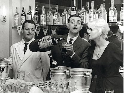 Dario Fo y Franca rame en una terraza Martini en 1959.