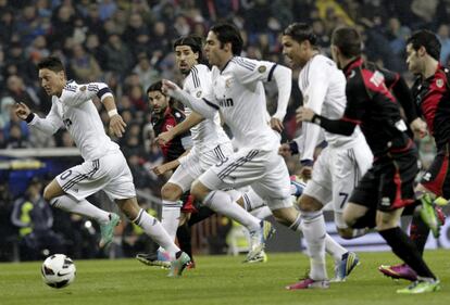 Ozil, Khedira, Kaká y Cristiano salen en 'estampida'.