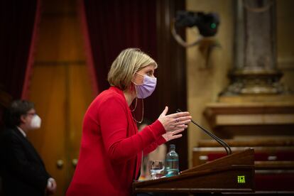 La consellera de Salud, Alba Vergés, interviene durante la Diputación Permanente del Parlament este jueves.