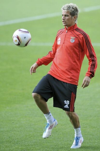 Fabio Coentrao, en un entrenamiento con el Benfica.
