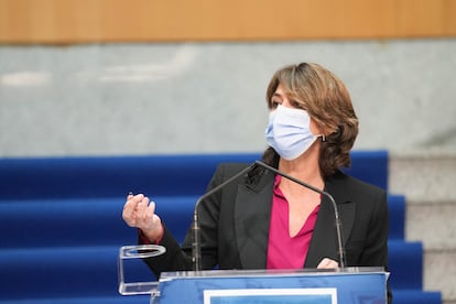 La fiscal general del Estado, Dolores Delgado, interviene en el acto en Bilbao el pasado 7 de marzo.