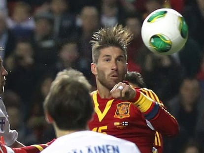 Ramos marca el gol de España.