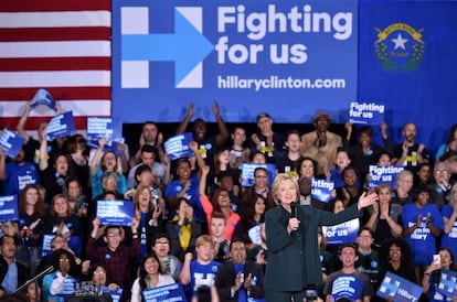 Hillary Clinton en el cierre de campaña en Las Vegas, el viernes.