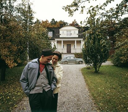 Ingmar Bergman con su cuarta esposa, la pianista estonia Käbi Laretei, en 1960.