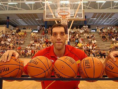 Roberto Dueñas, en el pabellón Bahía Sur.