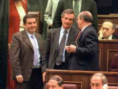 C-126500 ( 26-4-00 )- COLOR- INVESTIDURA DE J. M. AZNAR-EN EL CENTRO TRIS- FOTO- LUIS MAGAN