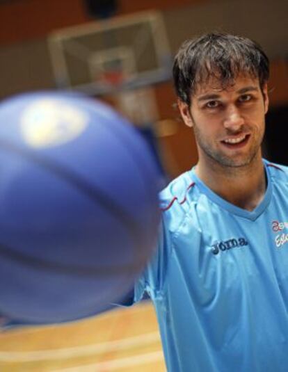 Carl English, en el polideportivo Magariños