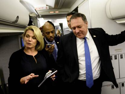 Heather Nauert con Mike Pompeo.