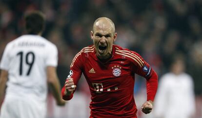Robben celebra uno de sus goles al Basilea.