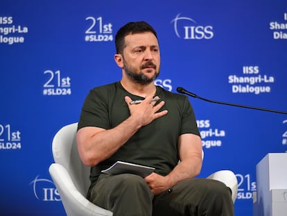 El presidente de Ucrania, Volodímir Zelenski, durante su intervención en los Diálogos de Shangri-La, en Singapur, este domingo.