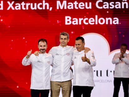 Eduard Xatruch, Mateu Casañas i Oriol Castro van rebrer ahir a la nit a Barcelona la tercera estrella Michelin per Disfrutar.