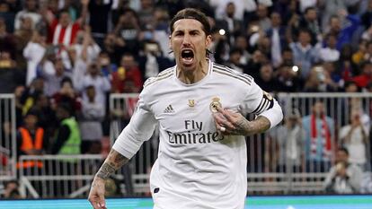 Sergio Ramos celebra la victoria en la Supercopa ante el Atlético.