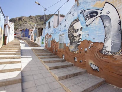Uno de los murales del barrio de San Isidro de Orihuela, población natal del poeta, dedicado a Miguel Hernández.