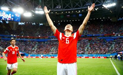 Cheryshev celebra su gol a Egipto en San Petersburgo, el tercero de su cuenta en lo que va de Mundial.