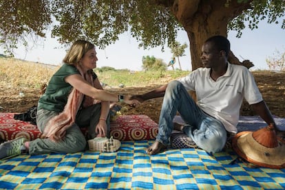 Elena Bastidas (PP) junto a Mamadou en Mauritania.