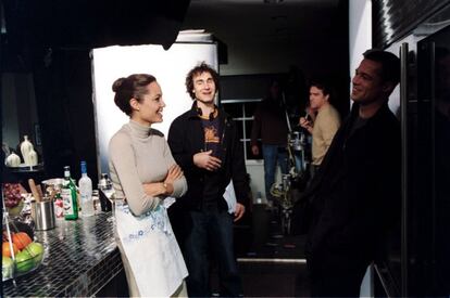 Angelina Jolie y Brad Pitt se conocieron durante el rodaje de 'Señor y Señora Smith', en el año 2004. Meses después el actor se separaría de Aniston y comenzaría una relación que duró 12 años con la actriz, y que ha acabado en un largo y complejo divorcio del que él se ha autoinculpado recientemente. "Una ruptura en una familia es algo revelador que uno necesita comprender", explicó.