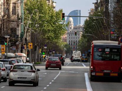 Un carrer de Barcelona durant el confinament.