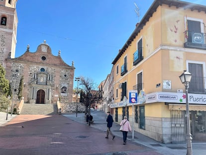 La sede del Partido Popular en el casco histórico de Vallecas, este lunes.