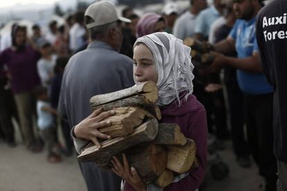 Una niña, el pasado miércoles en un campo de refugiados improvisado en Idomeni (Grecia).