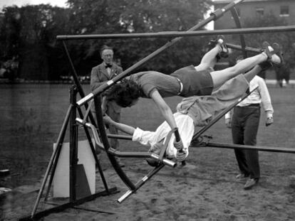 The Gymno Frame, un cacharro patentado en los a&ntilde;os 30 en Estados Unidos para hacer ejercicio &quot;m&aacute;s y mejor&quot;