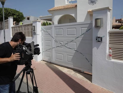 Vivienda de la urbanización Vallesa en la que ha sido hallado el cadáver. 
 