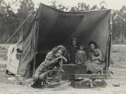 Esta familia migrante de agricultores fue retratada por la prestigiosa fotógrafa Dorothea Lang en 1936 en Nipomo, California, Estados Unidos. Por entonces, la pobreza azotaba a la población migrante que llegaba a Estados Unidos buscando cumplir un sueño y se encontraba con decenas de obstáculos. Décadas después, sabemos que casi la mitad de las empresas de éxito del país son o fueron fundadas por inmigrantes.