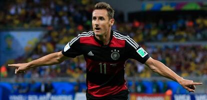 Klose comemora seu gol contra o Brasil.