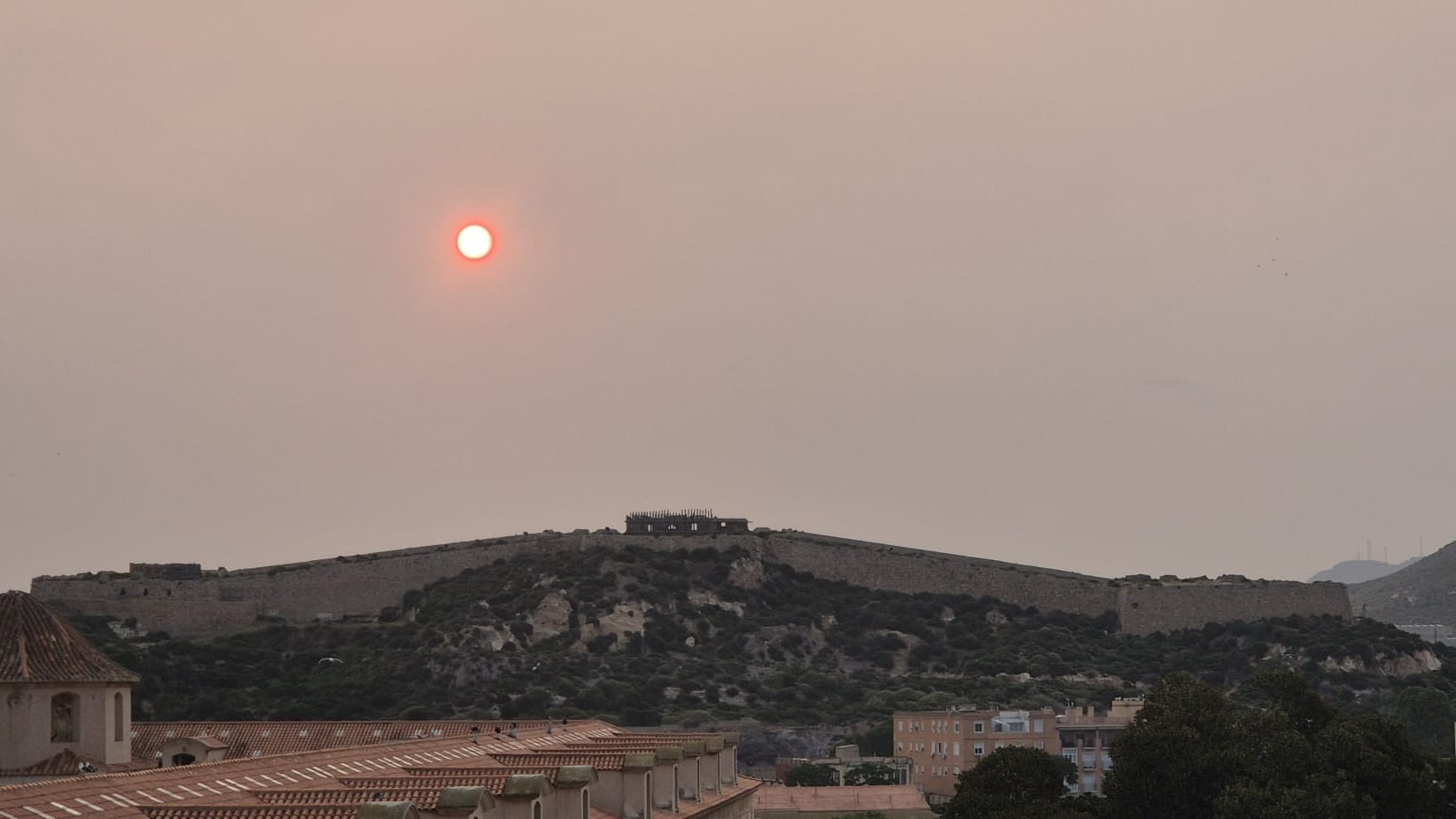 "Humo de incendios en Canadá: el manto gris que cubre España"