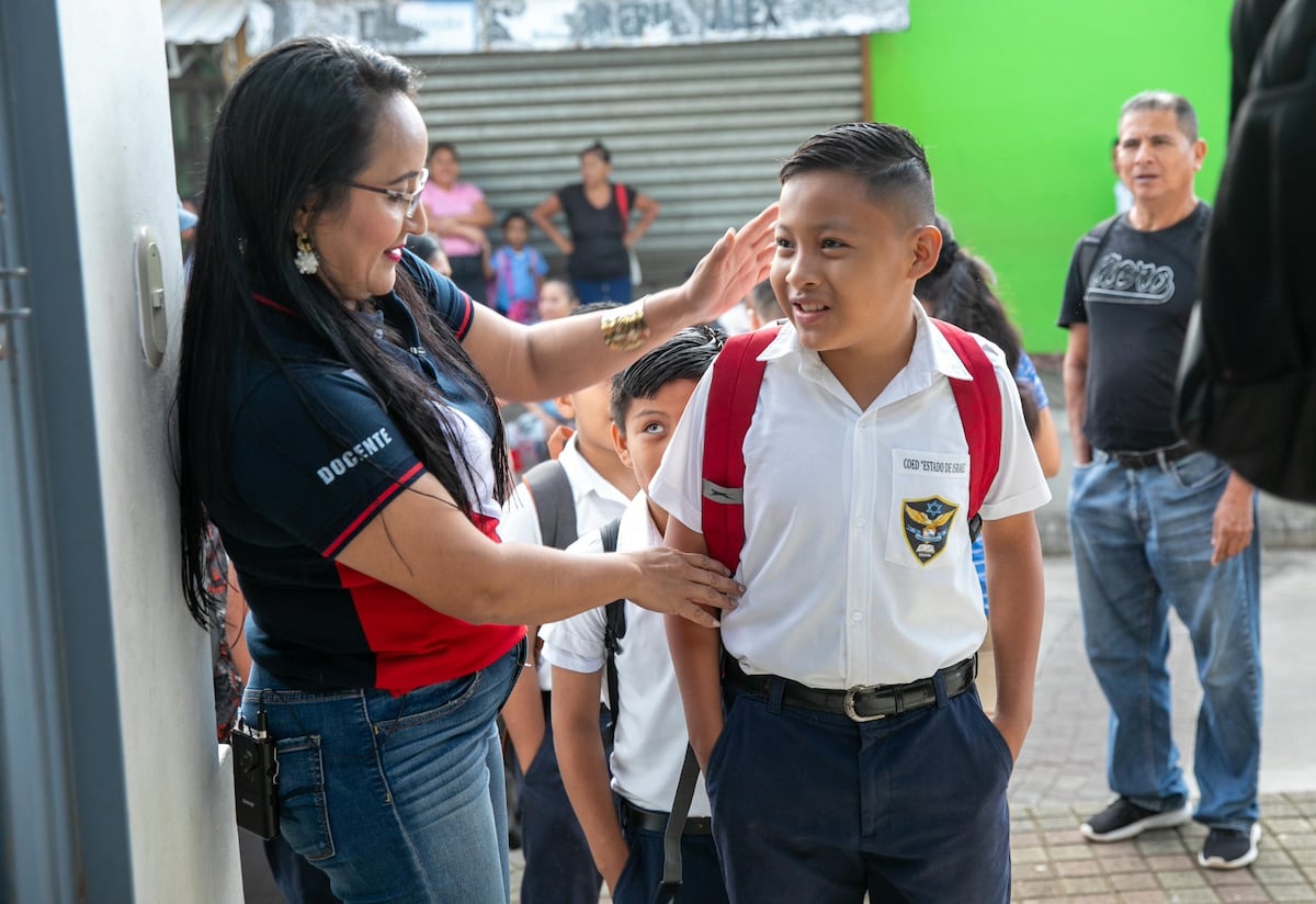 La mano dura de Bukele llega a las escuelas de El Salvador