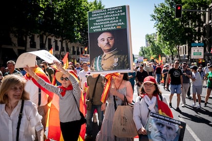 Una marcha apoyada por el PP y Vox reúne a miles de personas en Madrid ...