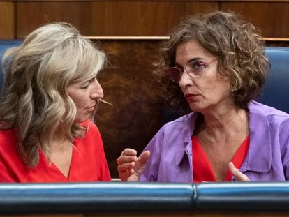 La vicepresidenta segunda y titular de Trabajo, Yolanda Díaz, y la vicepresidenta cuarta y ministra de Hacienda, María Jesús Montero.