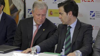 El presidente Ejecutivo del Banco Centroamericano de Integración Económica (BCIE), Nick Rischbieth (izquierda), y el presidente del Instituto de Crédito Oficial de España (ICO), Pablo Zalba.