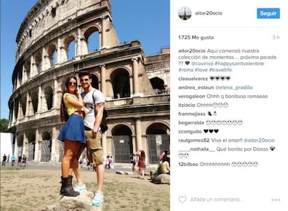 Aitor Ocio y su novia, Covadonga Riva, frente al Coliseo de Roma.