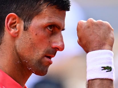 Djokovic celebra un punto en la final contra Ruud.