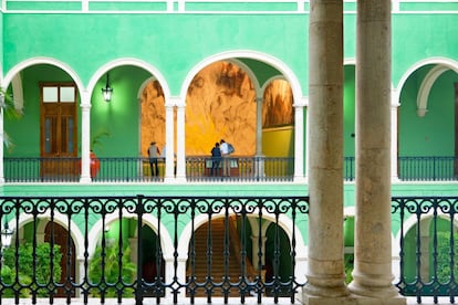 A la Mérida mexicana llegan miles de turistas desde la Riviera Maya y Cancún camino del yacimiento de Chichén Itzá. La mayoría apenas se queda unas horas, pero la capital de la península de Yucatán tiene un centro colonial encantador y bien conservado.