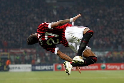 Boateng celebra con un espectacular salto su gol.