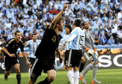 Thomas Mueller celebra su tanto frente a Argentina.