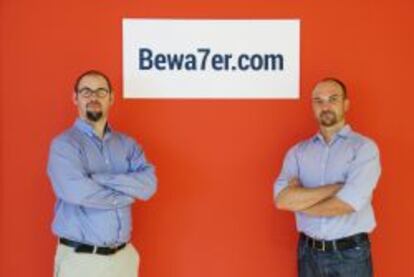 Unai Ansejo y François Derbaix, fundadores de la plataforma Bewa7er.