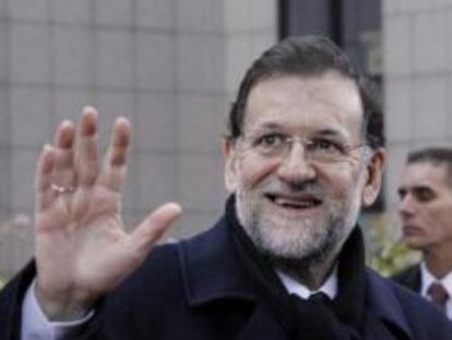 El presidente español, Mariano Rajoy a su llegada a la cumbre de líderes europeos en la sede del Consejo Europeo en Bruselas, Bélgica.