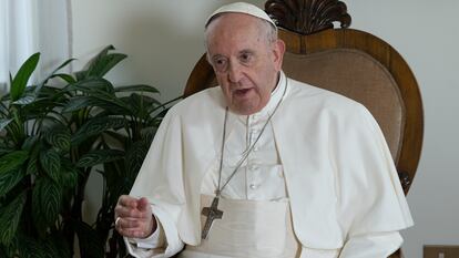 papa Francisco durante la entrevista con la agencia Télam