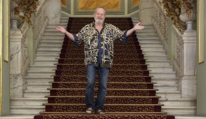 Terry Gilliam a l'escala principal del Liceu.