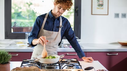 Los mejores delantales para cocinar de Amazon, son impermeables y vienen con diferentes diseños